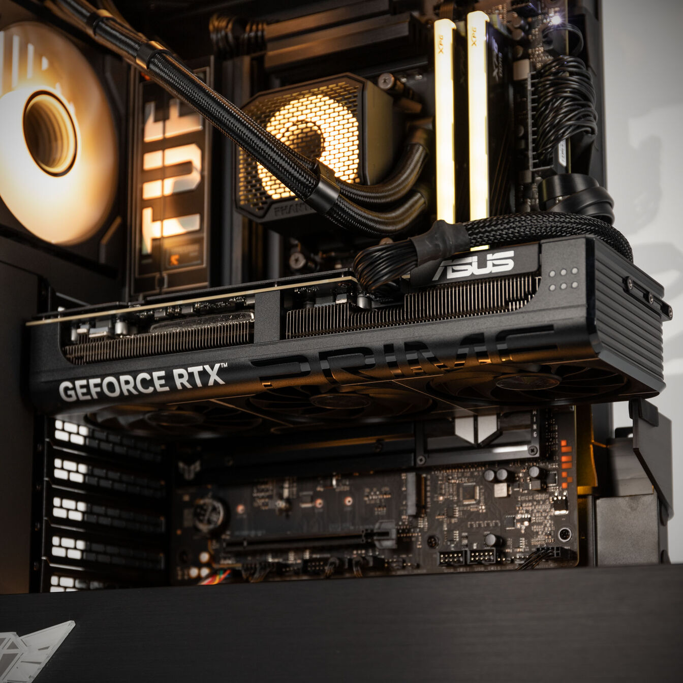 KingForge Gaming-PC Diamant, AMD Ryzen 7 9800X3D, RTX 5080, Phanteks Evolv X2 – Fertig-PC avec Windows - King Mod Systems - vue 7