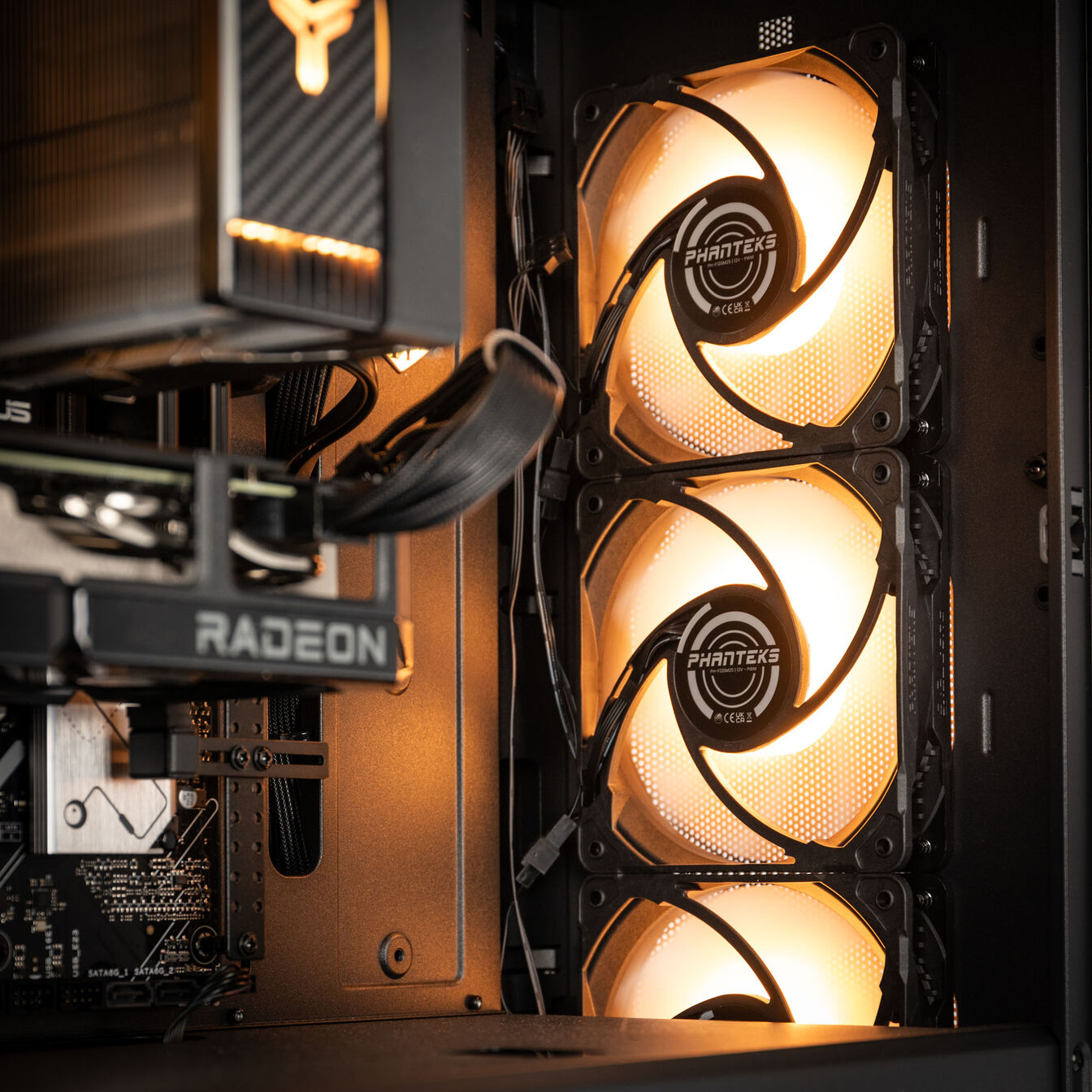 KingForge Gaming-PC argent, AMD Ryzen 5 9500F, RX 9060 XT 16GB, Phanteks Eclipse G370A – Fertig-PC avec Windows - King Mod Systems - vue 7