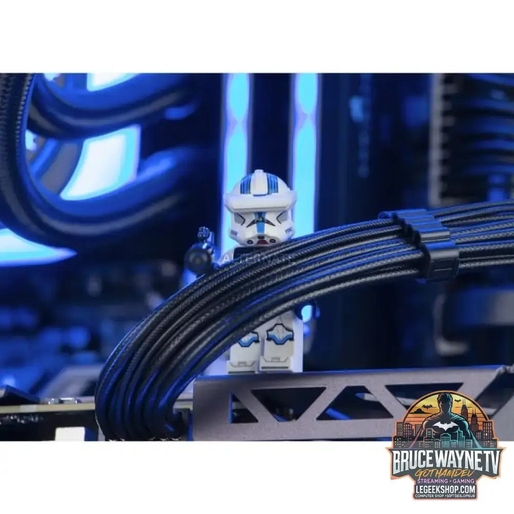 Custom PC Series • iCUE Blue Madness Gaming PC — vue 8