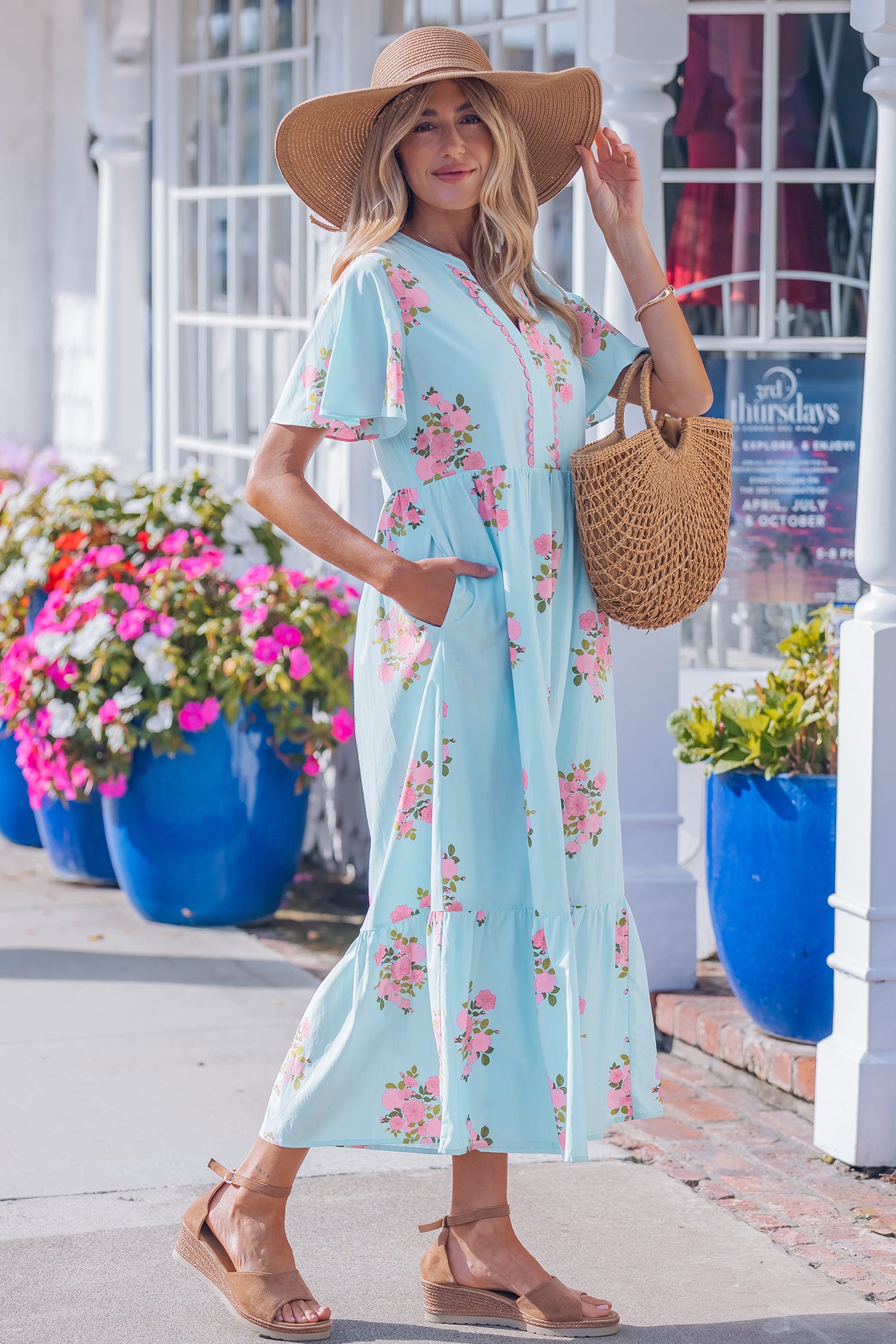 Robe longue à imprimé floral à manches courtes et col cranté bleu ciel