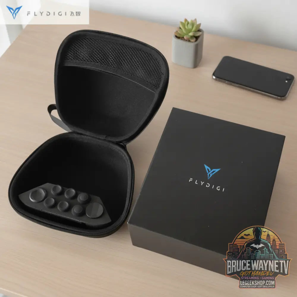 Manette de jeu Flydigi Vader 5 Pro avec station de charge et sac de rangement, vue d'ensemble. Idéal pour gamers LeGeekShop.
