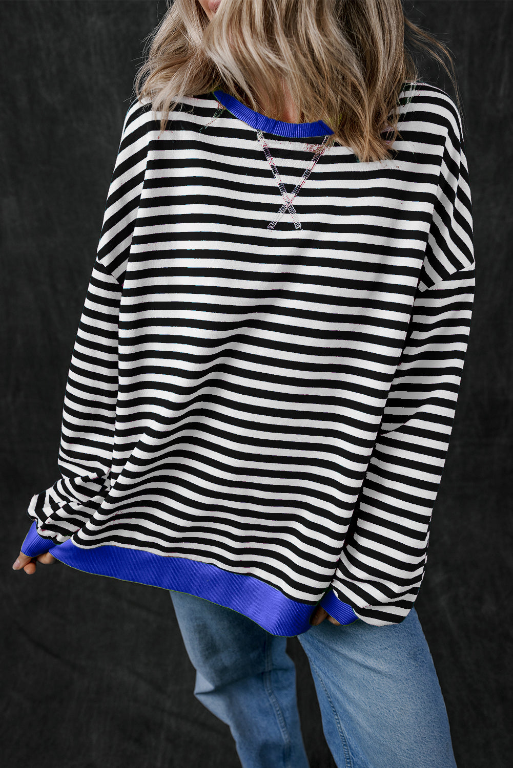 Sweat femme rayé, oversized, bordure contrastée — noir
