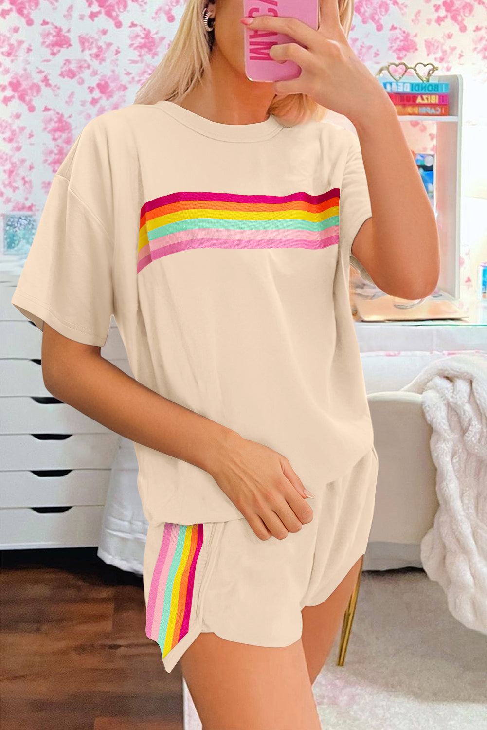 Beige Vibrant Striped Detail Athleisure 2pcs Short Set femme