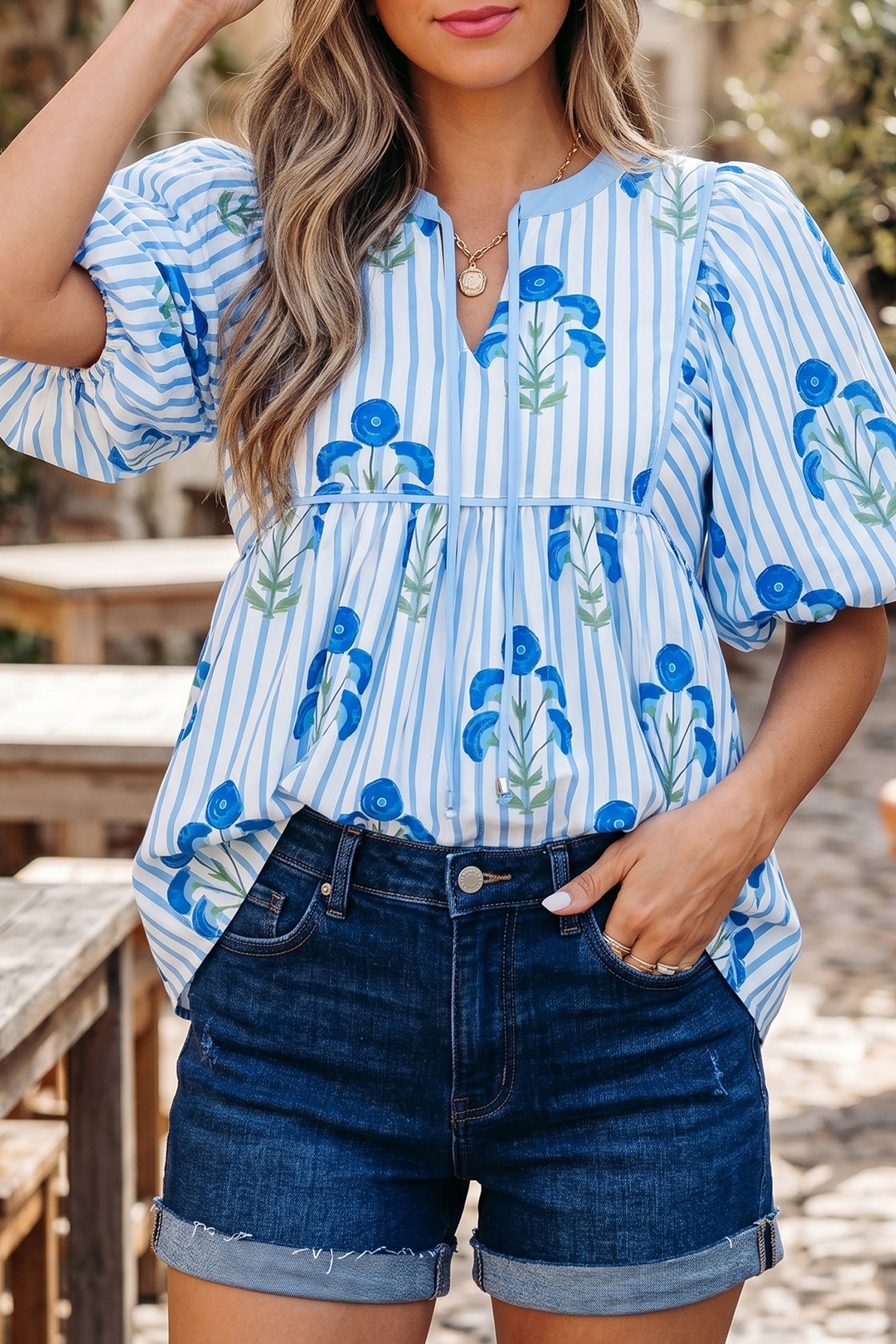 Sky Blue Floral Print — Tops/Blouses & Shirts, photo principale LeGeekShop