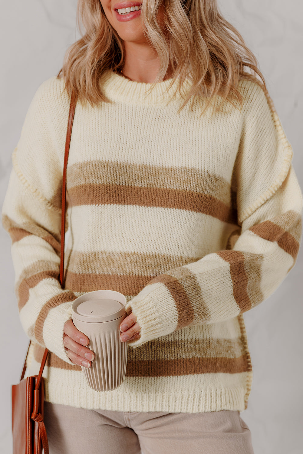 Pull femme rayé, en maille, épaules tombantes — kaki