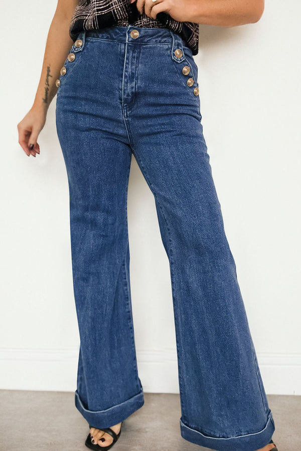 Jean femme boutonnée, jambe évasée — bleu