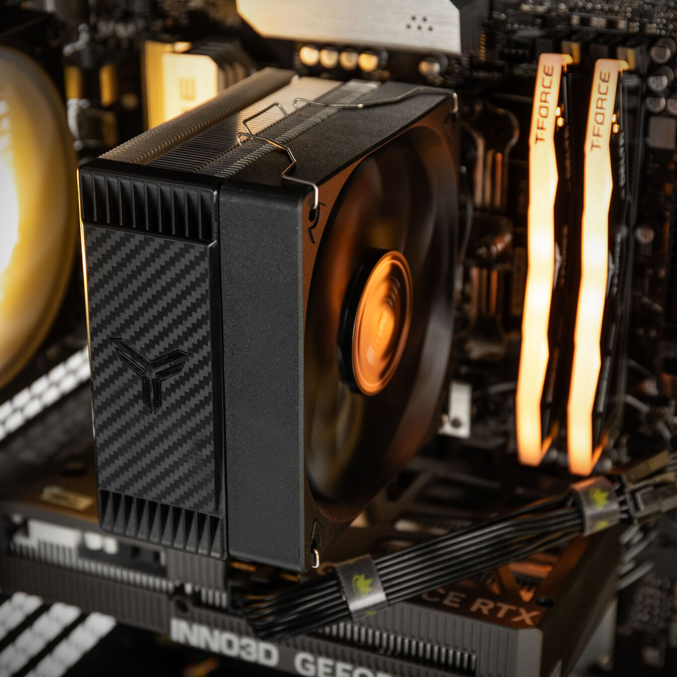 KingForge Gaming-PC Bronze, AMD Ryzen 5 7500F, RTX 5060, Phanteks Eclipse G370A – Fertig-PC - King Mod Systems - vue 6