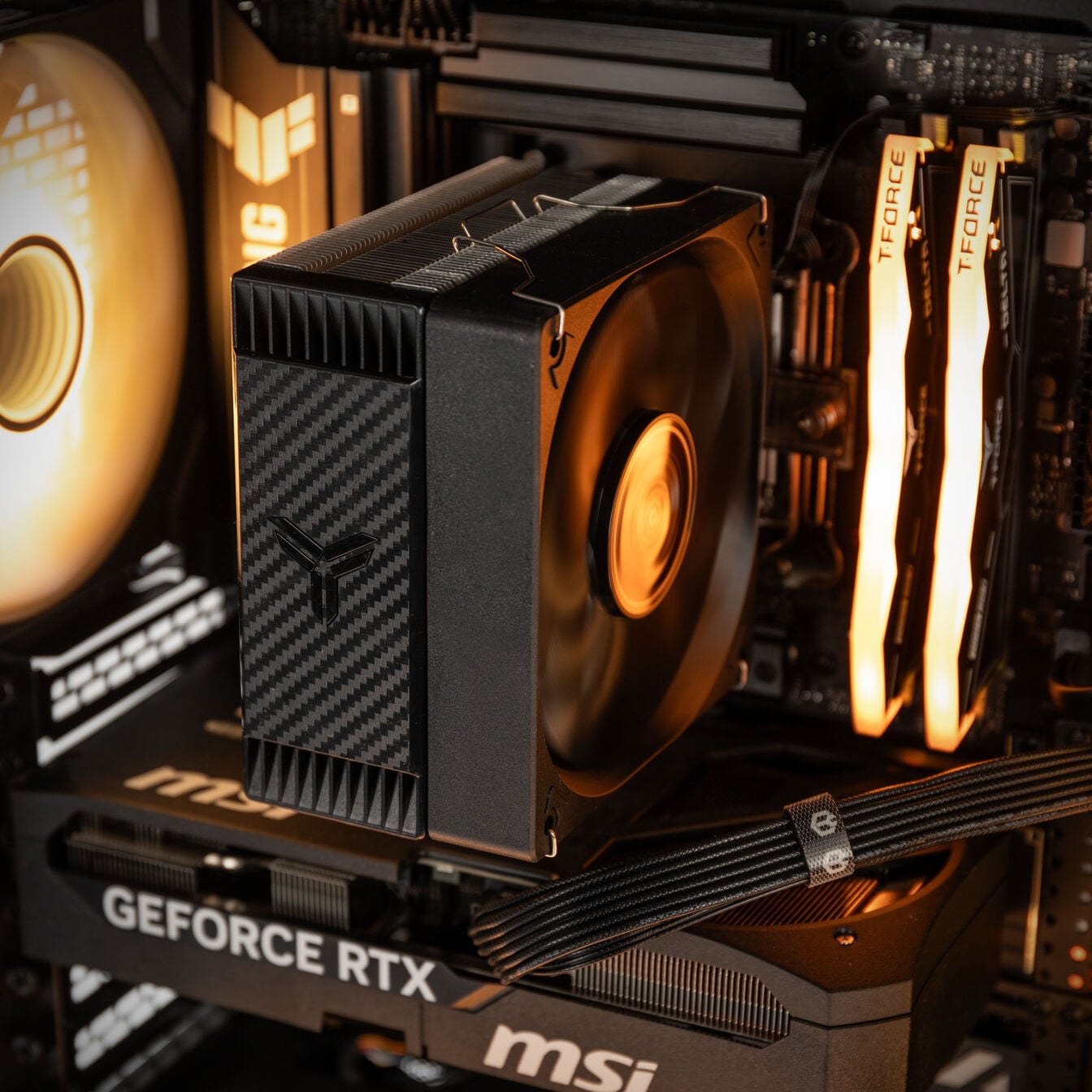 KingForge Gaming-PC Gold, AMD Ryzen 5 7500X3D, RTX 5070, Phanteks Eclipse G400A – Fertig-PC - King Mod Systems - vue 6