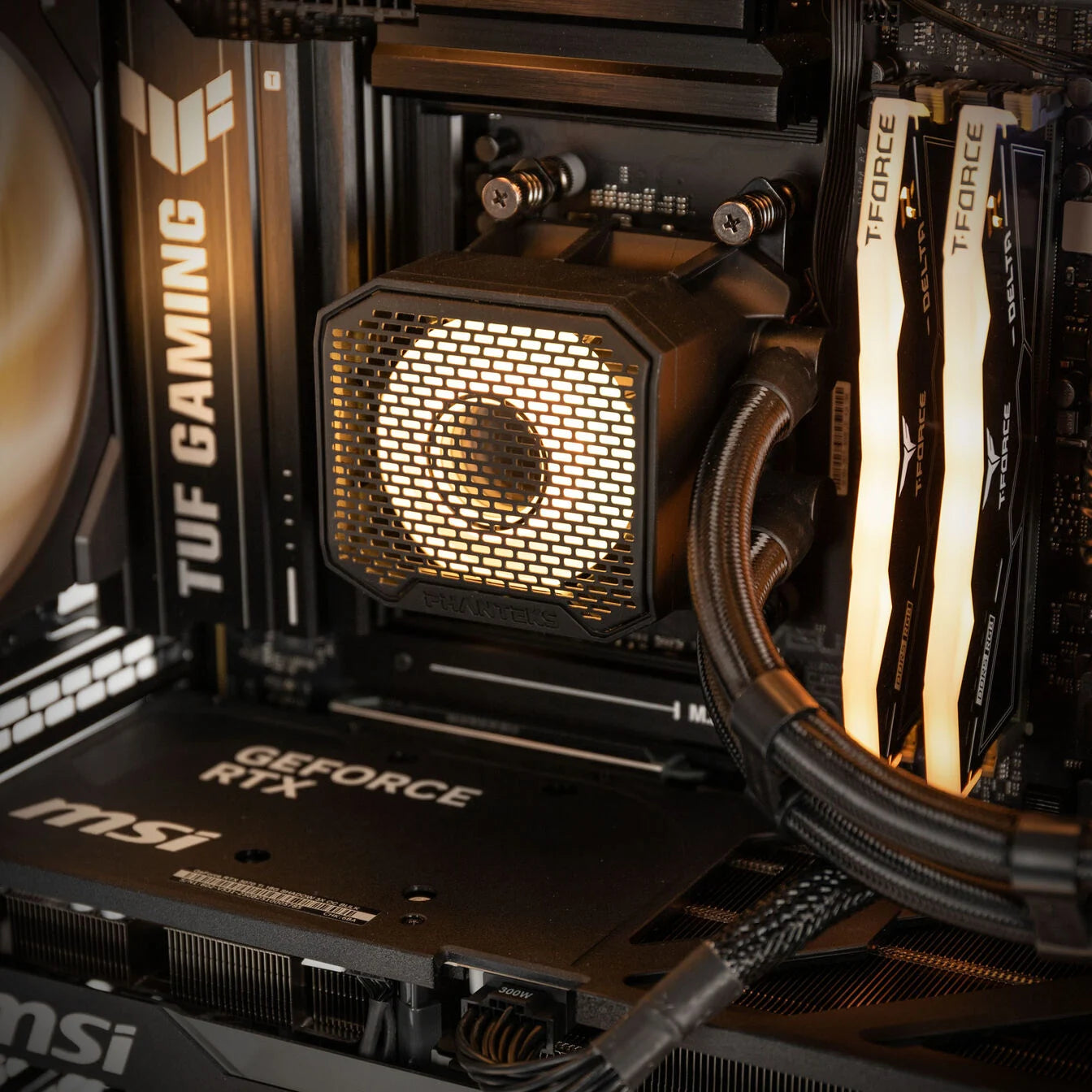 KingForge Gaming-PC Platin, AMD Ryzen 7 7800X3D, RTX 5070 Ti, Phanteks Eclipse G400A – Fertig-PC avec Windows - King Mod Systems - vue 6