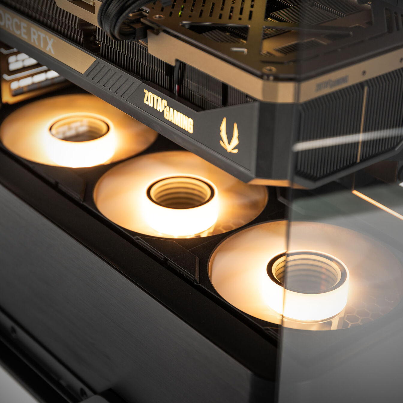 KingForge Gaming-PC GrandMaster, AMD Ryzen 7 9850X3D, RTX 5090, Phanteks Evolv X2 – Fertig-PC - King Mod Systems - vue 8