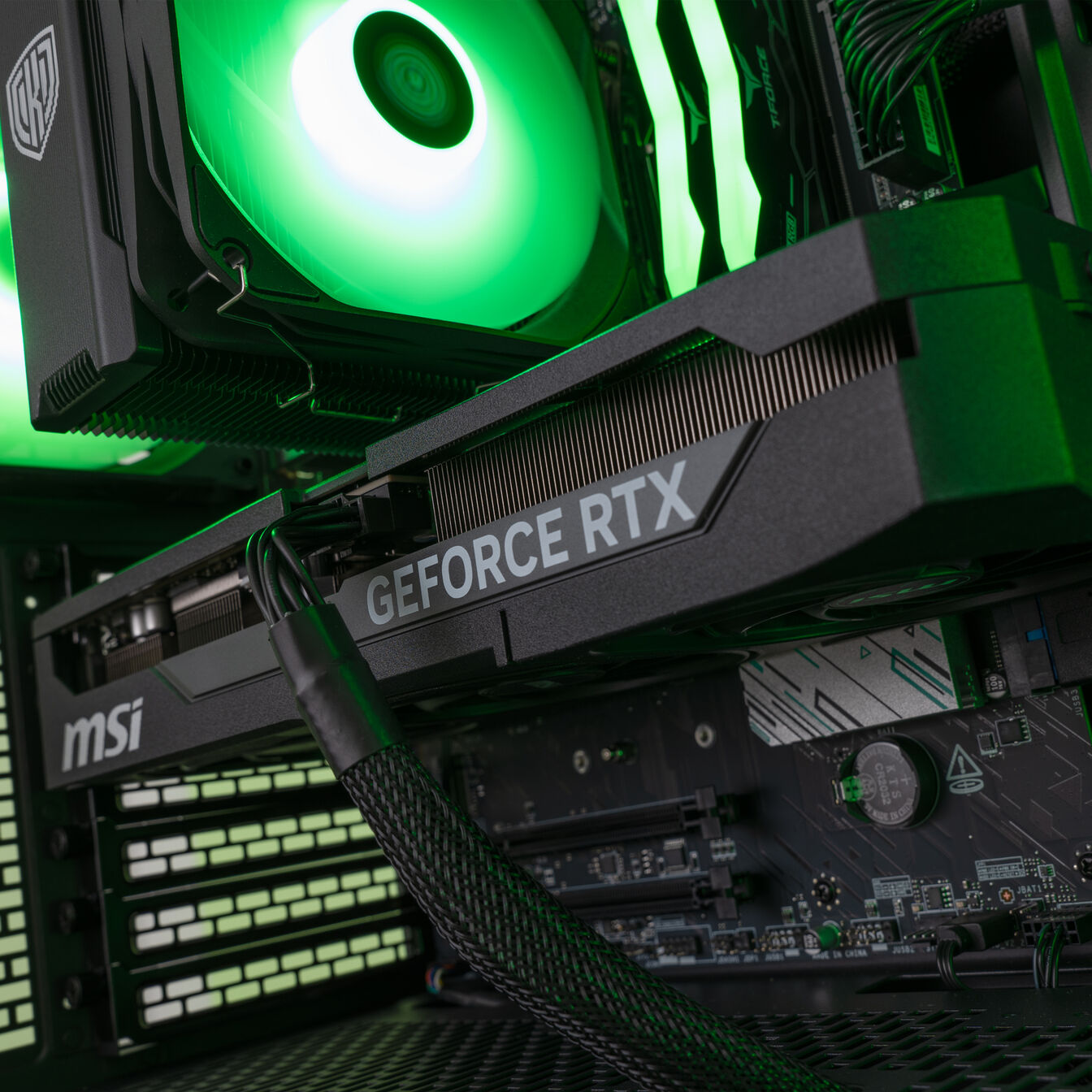 Gaming-PC Mach 5 vert, AMD Ryzen 5 7500X3D, RTX 5070 Ti - King Mod Systems - vue 8