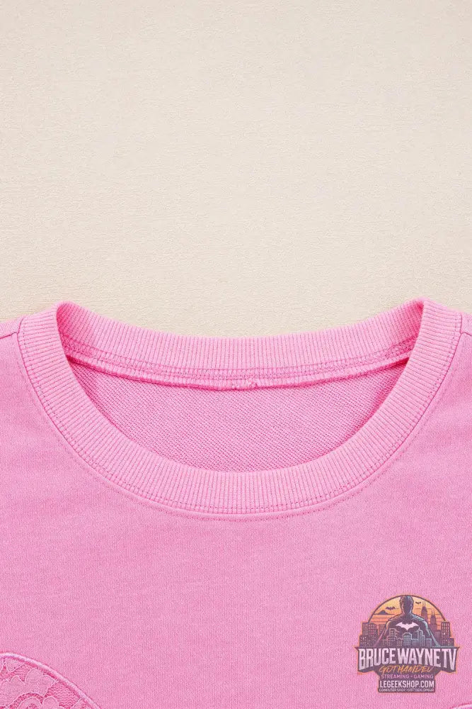 Plus Size Pink Sweatshirt - Grand Nœud en Dentelle Brodée avec Manches Dolman et Fente - Legeekshop