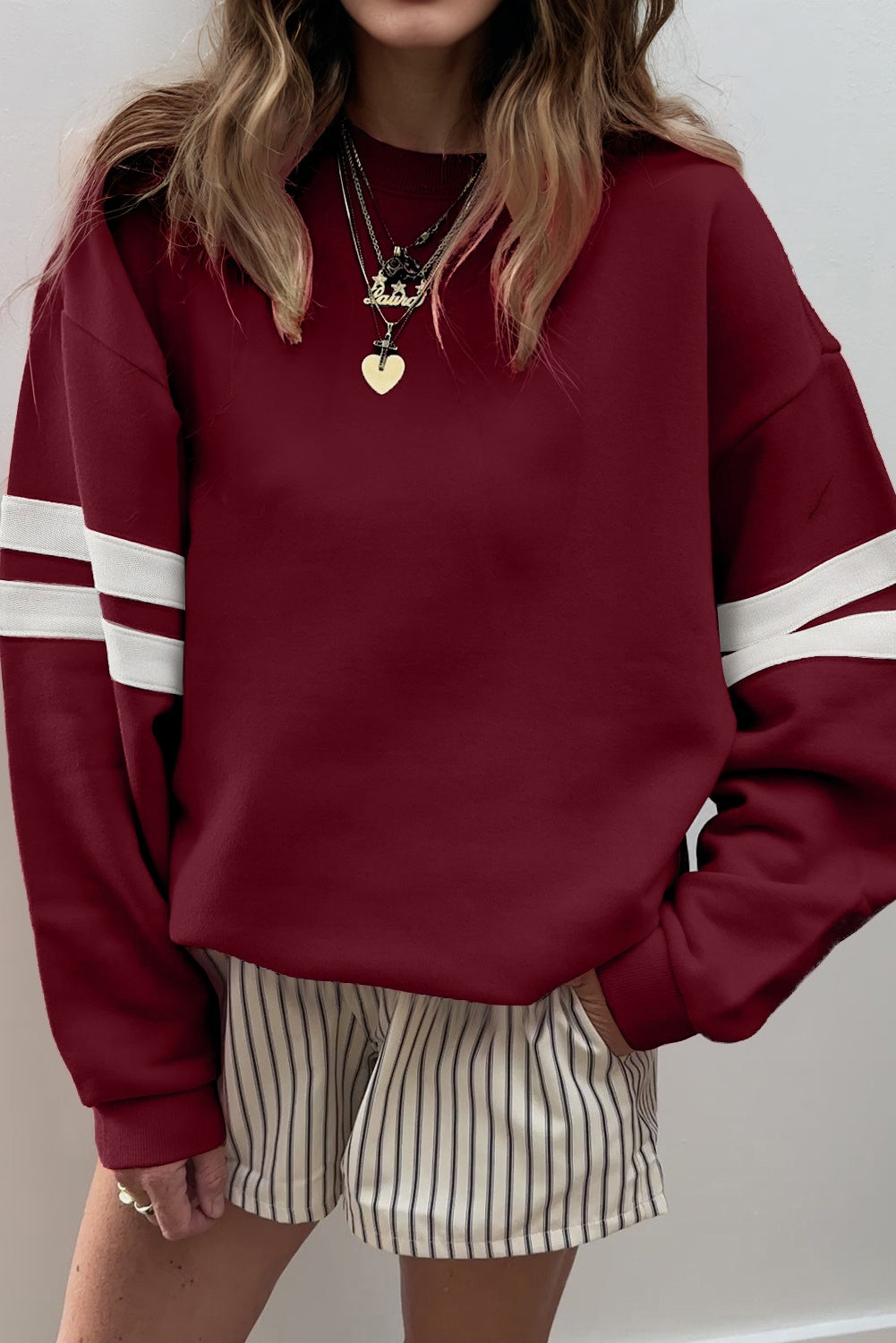 Sweat détails varsity, épaules tombantes, oversized — blanc