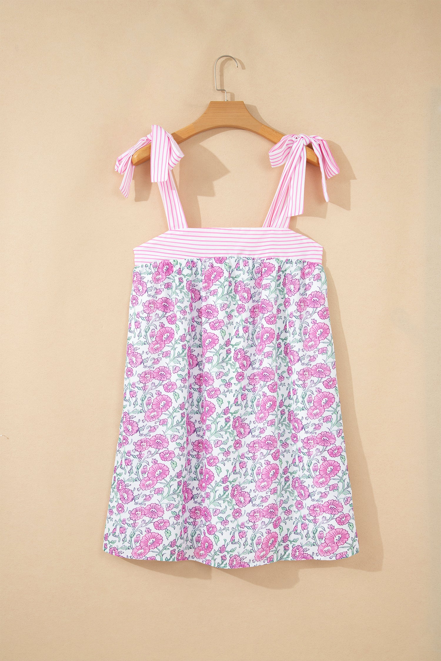 Mini-robe à imprimé floral et à rayures en patchwork avec bretelles et nœud papillon bleu ciel