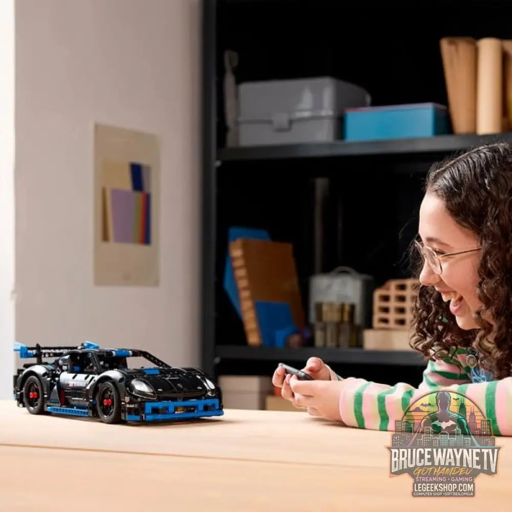 LEGO 42176 Technic Porsche GT4 e-Performance Rennwagen, jeu de construction - LEGO - vue 2
