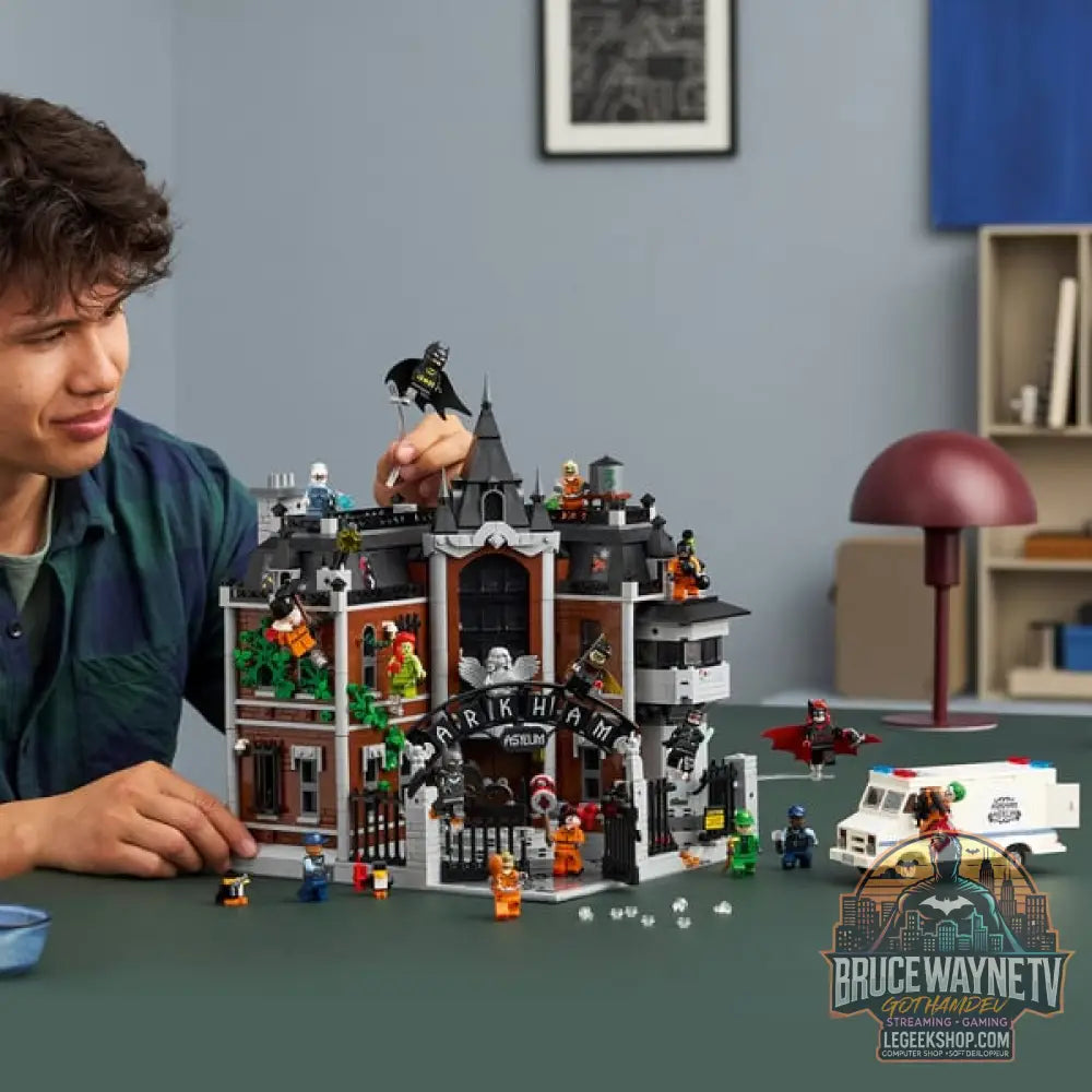 LEGO 76300 DC Super Heroes Batman Arkham Asylum, jeu de construction - LEGO - vue 2