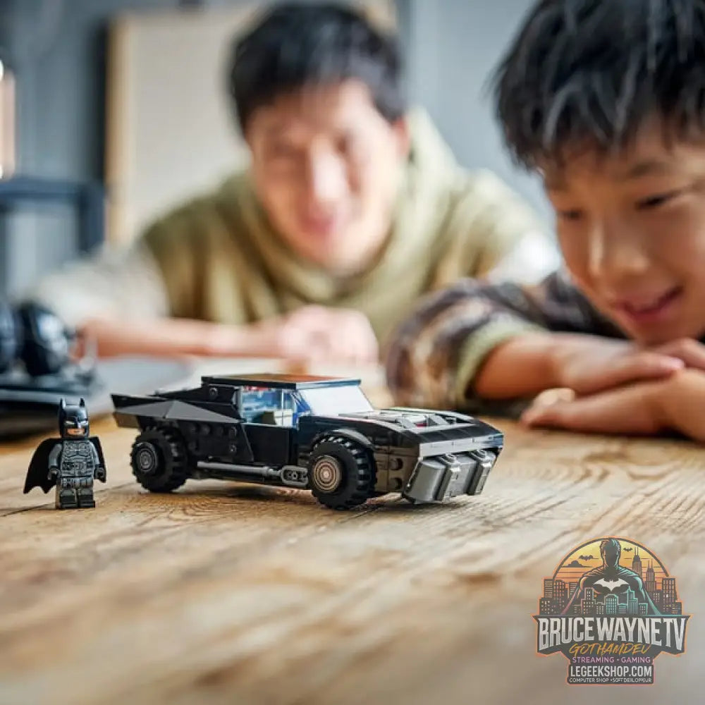 LEGO 76332 DC Super Heroes The Batman: Batmobil, jeu de construction - LEGO - vue 2