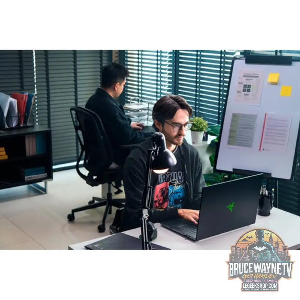 Razer Blade 18 (RZ09-0582DGR9-R3G1), Gaming-Notebook - vue 15